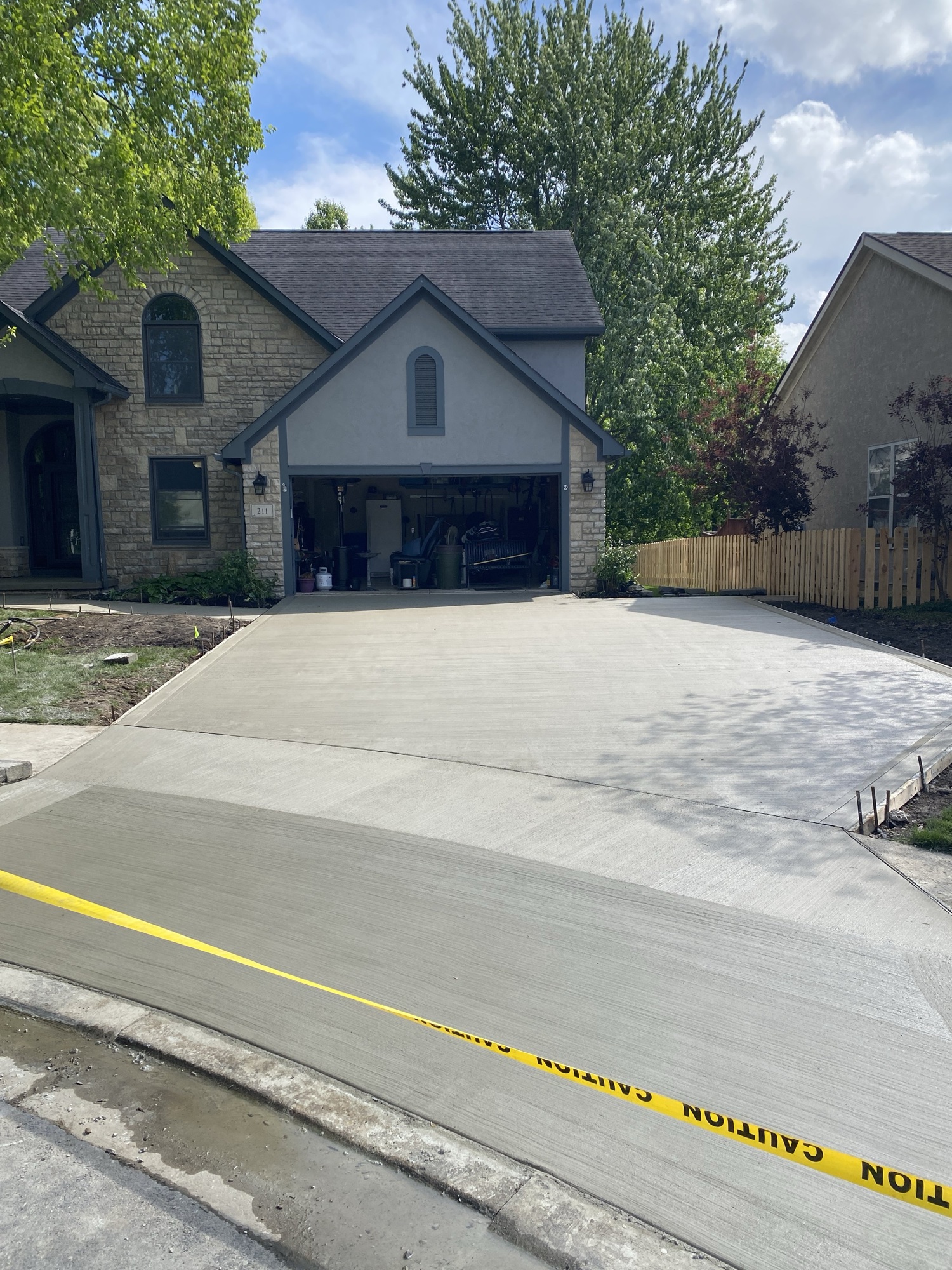 Driveway in Westerville, OH by O's Concrete